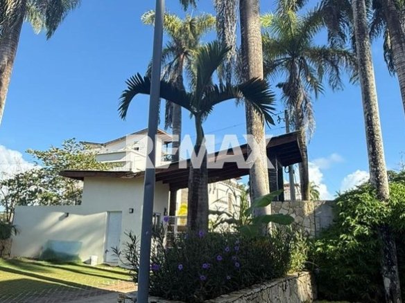 High Rise in Bella Vista